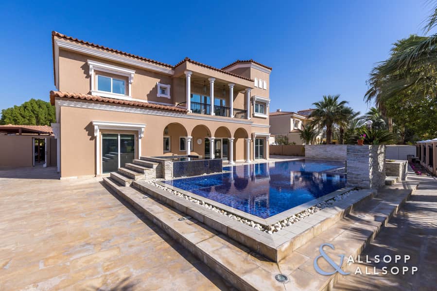 Upgraded 6 Bed Luxury Villa | Private Pool