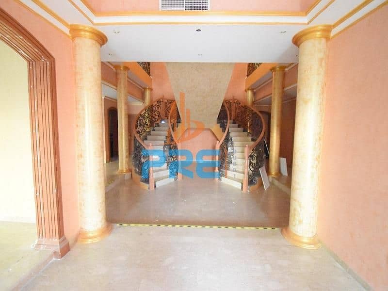 Private Pool Spacious 8 Bedroom Villa in Barsha