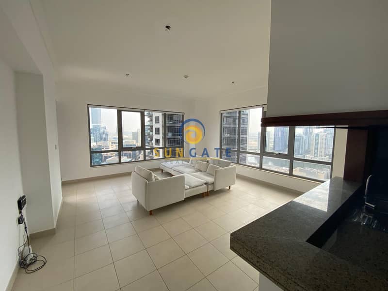 High floor | Bright and Spacious Living room
