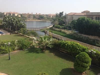 4 Bedroom Villa for Sale in Jumeirah Islands, Dubai - Exclusive Fully Upgraded Garden Hall Lake View