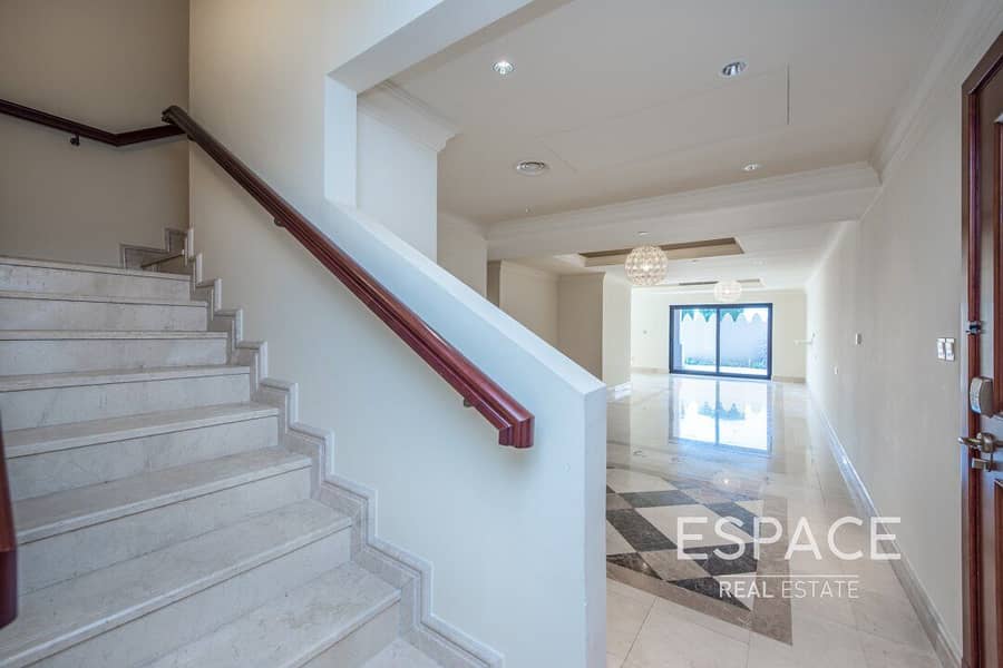 3 Immaculate 3 Bed Townhouse | Triplex