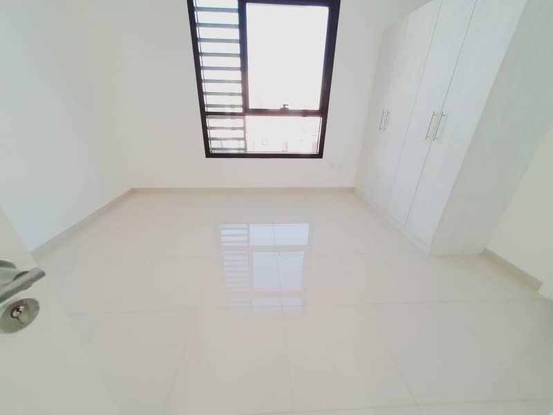 Brand new  3bhk villa with 4 washrooms for 85000 AED rent in Nasma Residences