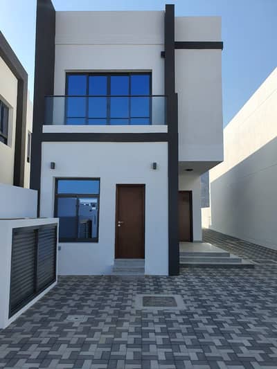 4 Bedroom Villa for Sale in Al Dana Island, Fujairah - Spacious Villa 4BDR for Sale - 4.8 Mil