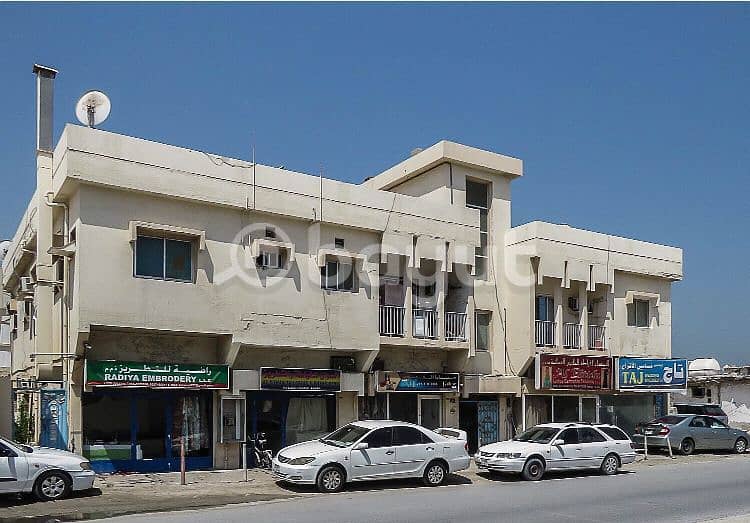 For sale a building in Rashidiya 3