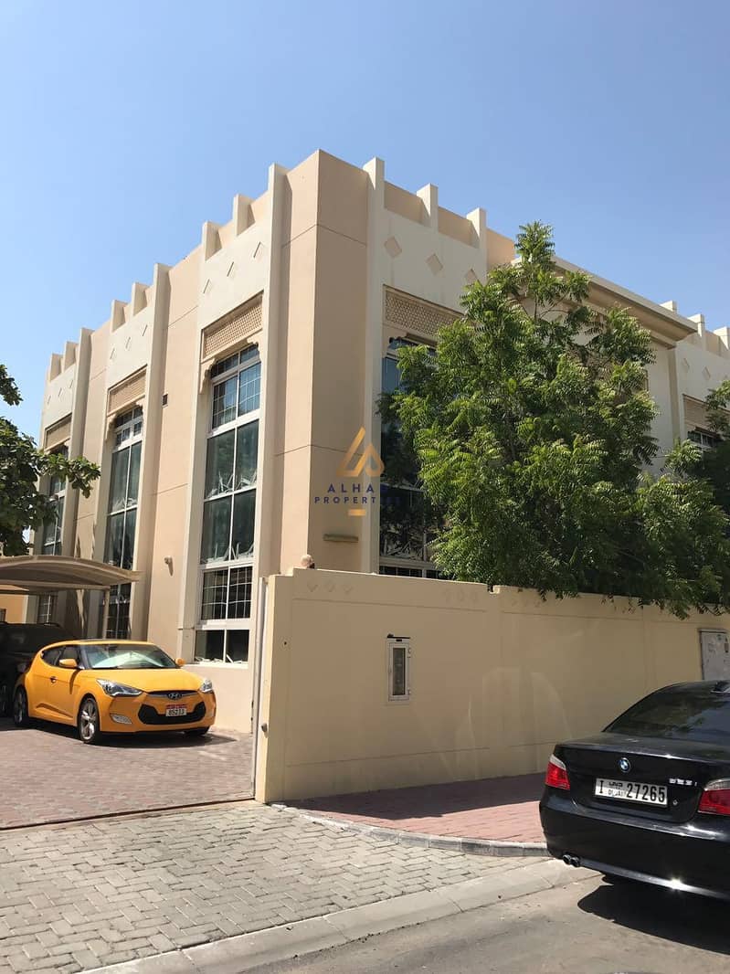 BEST DEAL | Perfect Location | Corner | GCC Only