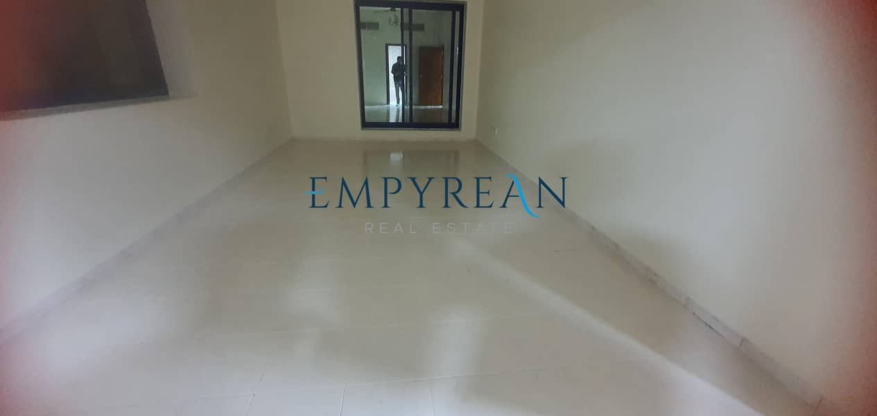 huge 4bhk plus maid room sharing possible in same like new building in 105k
