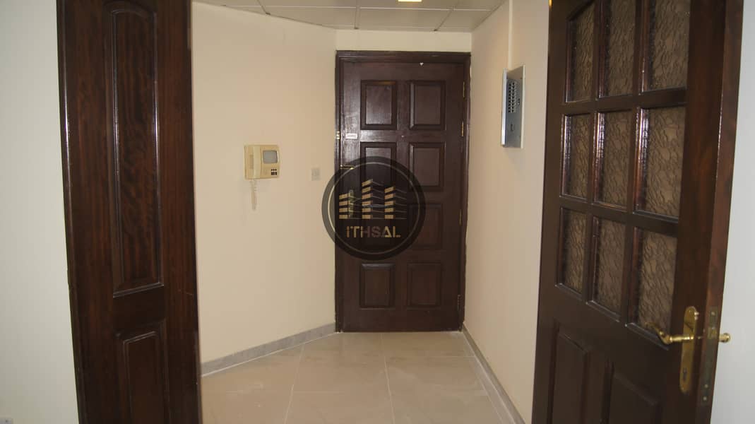 شقة في برج أريج،شارع زايد الأول،الخالدية 2 غرف 60000 درهم - 5395248