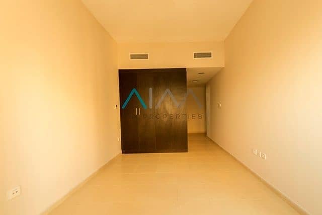 Beautiful 781sqft 1 BHK for Sale in Liwan Queue Point 350,000 AED