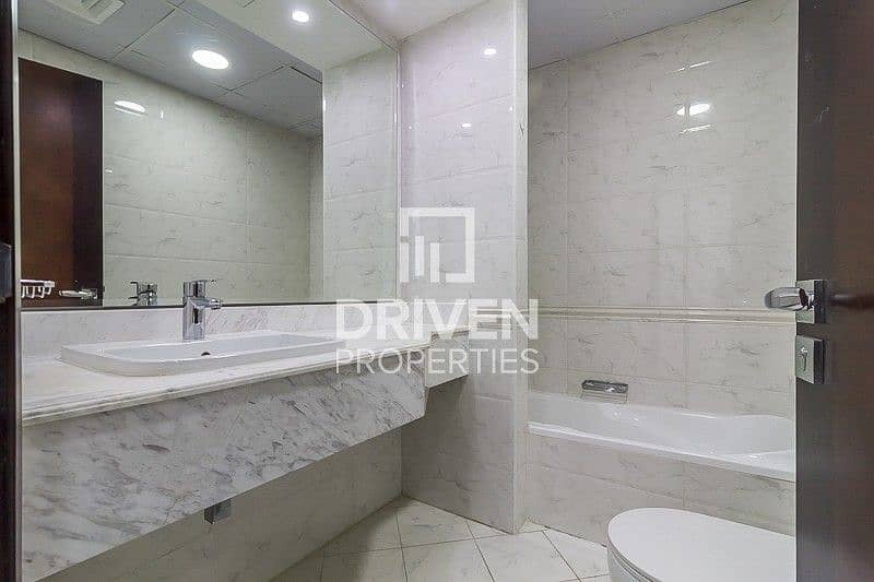 10 Amazing 2 Bed Apt with Burj and Canal View