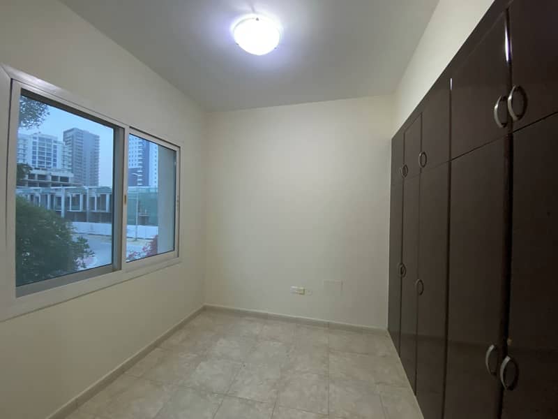 9 Vacant | Newly Renovated | G+2 | Close to Mall