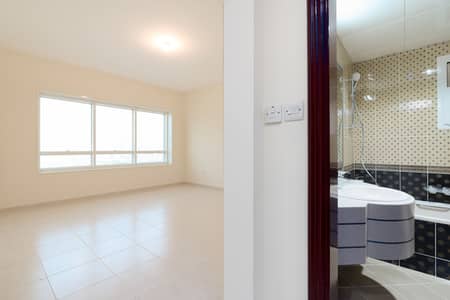 فلیٹ 3 غرف نوم للايجار في الخالدية، أبوظبي - شقة في برج الواحة الخالدية 3 غرف 95000 درهم - 5728143