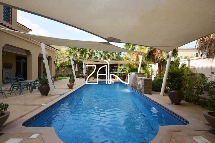 Luxury Executive 5BR Villa with Pool Large Layout