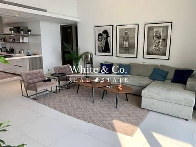 2 Bedroom Flat for Rent in Palm Jumeirah, Dubai - SOHO | Modern Furnishing | Vacant November 11th