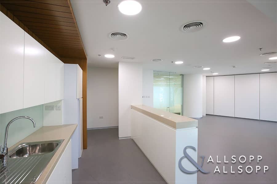 3 Fully Fitted | Vacant Office | Access to SZR