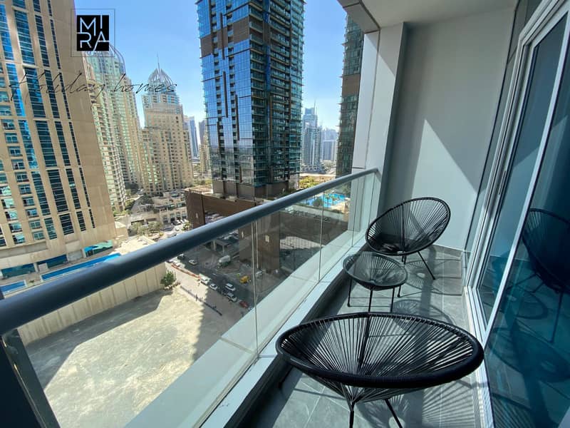 Serviced upgraded 1 bedroom in Dubai Marina -  free parking