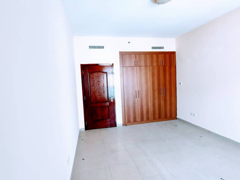 Квартира в Аль Маджаз，Аль Маджаз 3, 2 cпальни, 32000 AED - 5650885