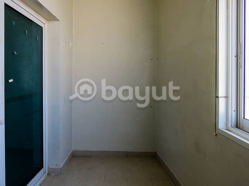 Prime Location I Best Offer I For Bachelor - Image 10