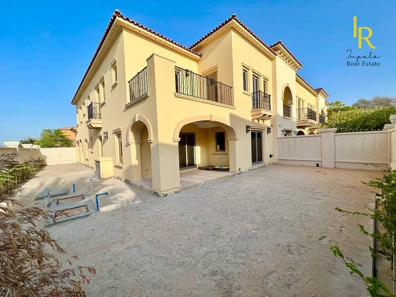 Stunning Two-Story Townhouse - Ready to move