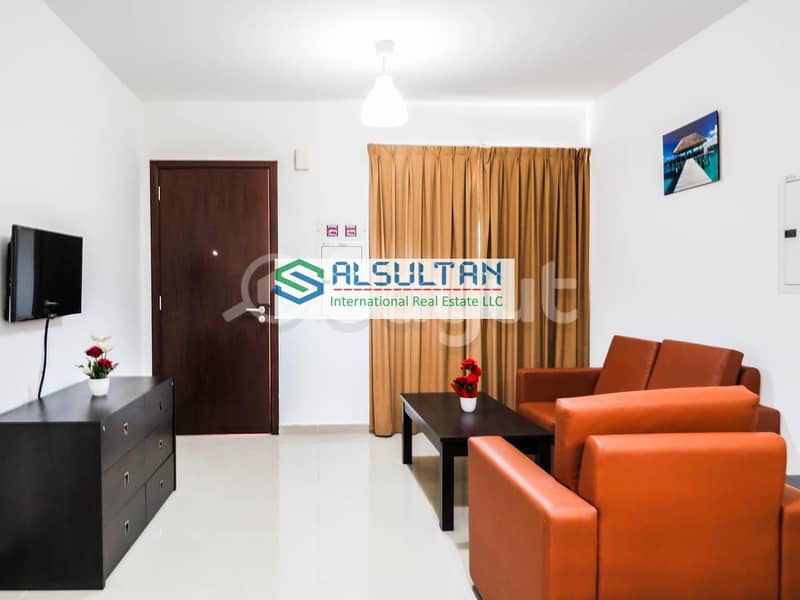Spacious and Deluxe 1 BEDROOM Apartment WITH PARKING