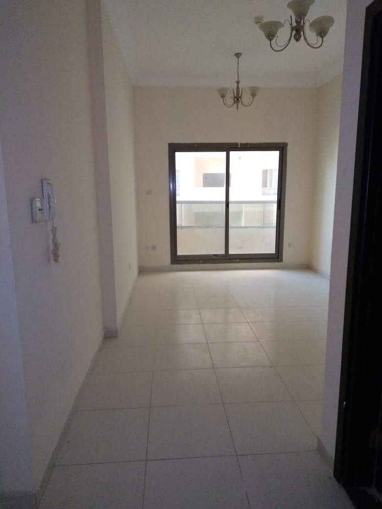 شقة في بارادايس ليك B5،بارادايس ليك،مدينة الإمارات‬ 2 غرف 18000 درهم - 5737090