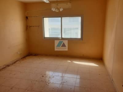 Labour Camp for Rent in Dubai Investment Park (DIP), Dubai - STUDIO!!NO COMMISSION!! INLUDING DEWA AND TAXES!!WARDROBES,KITCHEN,FULL BATH. NEAR EXPO.