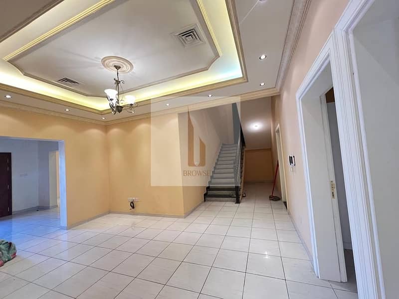 Вилла в Аль Барша，Аль Барша 3, 5 спален, 300000 AED - 5667028