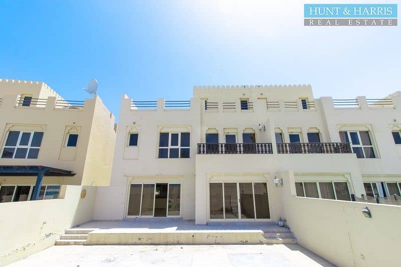 Directly on the Beach - 3 Bed Townhouse - Be Quick