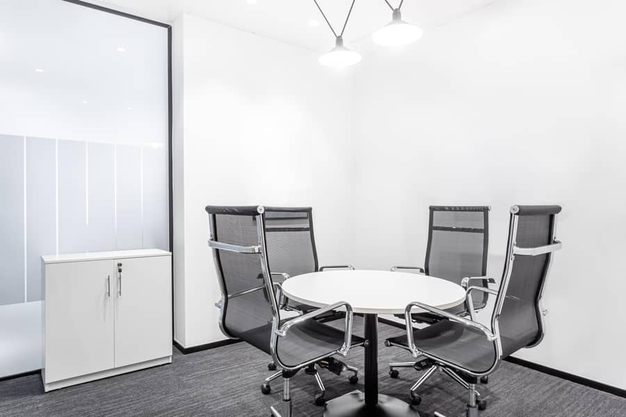 Private office space tailored to your business’ unique needs in Boulevard Plaza Tower 1