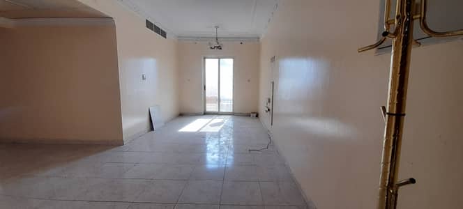Spacious 2bhk with balcony closed to the beach  al qulayaa area  sharjah rent 25k 4to6cheque payment.