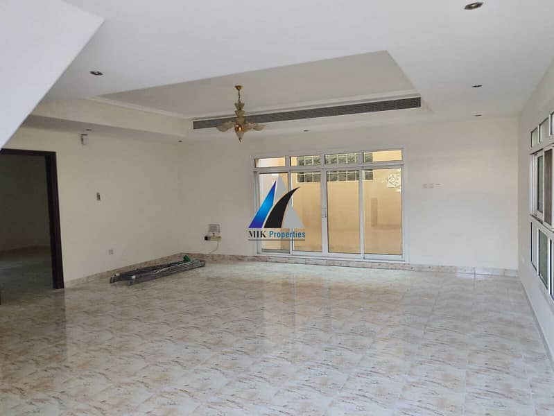 SPACIOUS 04 B/R VILLA | PRIVATE ENTRANCE | AWAY FROM FLIGHT PATH