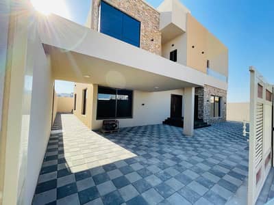 5 Bedroom Villa for Sale in Al Tallah 1, Ajman - European design villa for sale, close to services, excellent location, on an asphalt street, at a good price, and you can pay it in installments via b