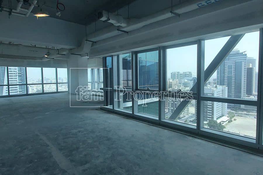 Panoramic Views / High Floor / Full Floor