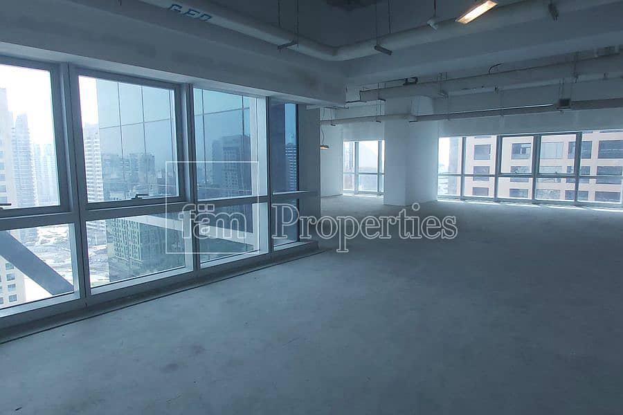 Full floor / panoramic views / High floor