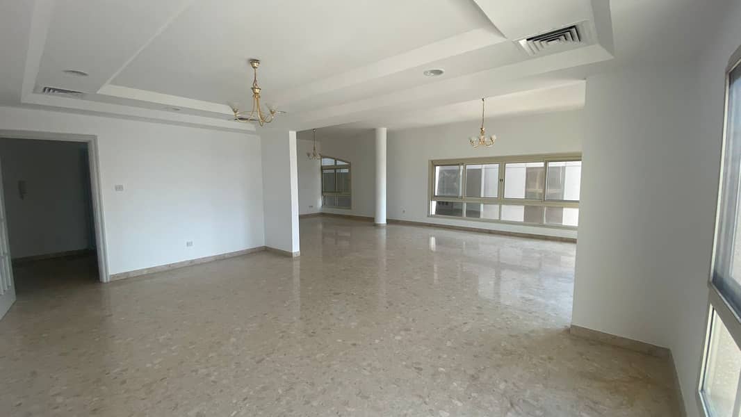 PENTHOUSE 4 BHK  WITH AC FREE FOR RENT