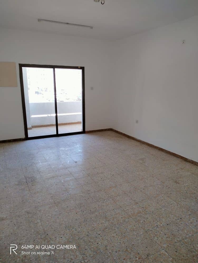 شقة في المجاز 2 المجاز 2 غرف 24000 درهم - 5090809 شقة في المجاز 2 المجاز 2 غرف 24000 درهم - 5090809