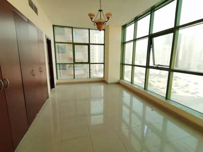 Spacious 2bhk with wardrobes and 1 Month Free in Only 31k/yr Family Building