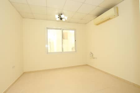 مکتب  للايجار في ديرة، دبي - 500 sq ft office available in deira al murrar