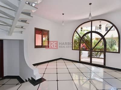 Large 4 BR Family Villa|Next To Metro|4 Cheques