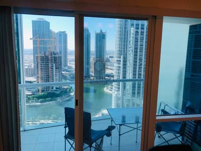 Lake view 1bhk with all facilities located JLT area