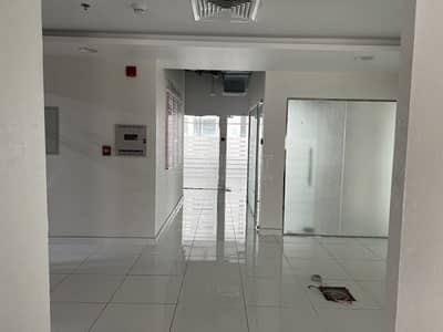 Floor for Rent in Business Bay, Dubai - Fully Fitted with Partitions | half floor | Vacant