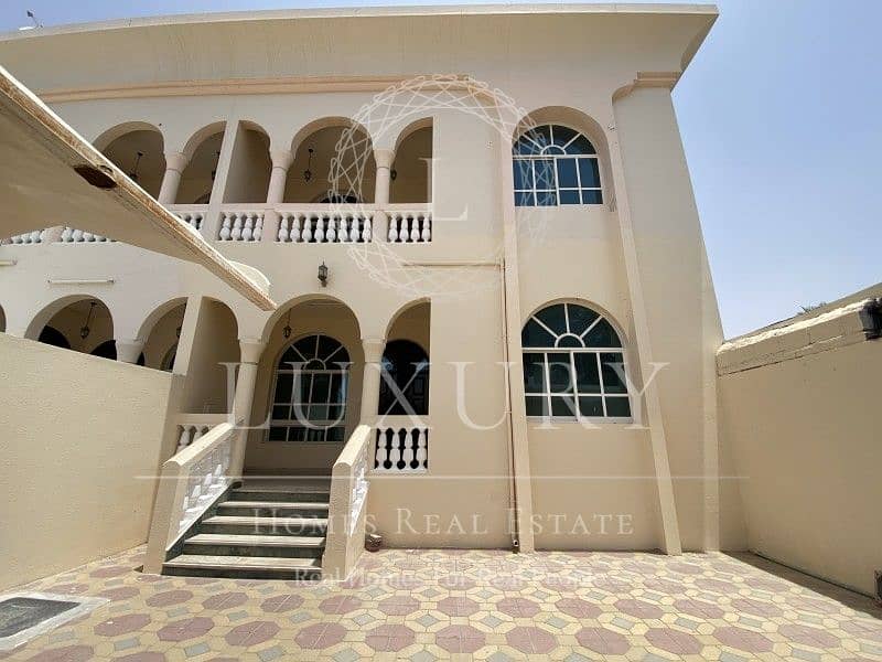 Вилла в Аль Маракхания, 5 спален, 85000 AED - 5102052