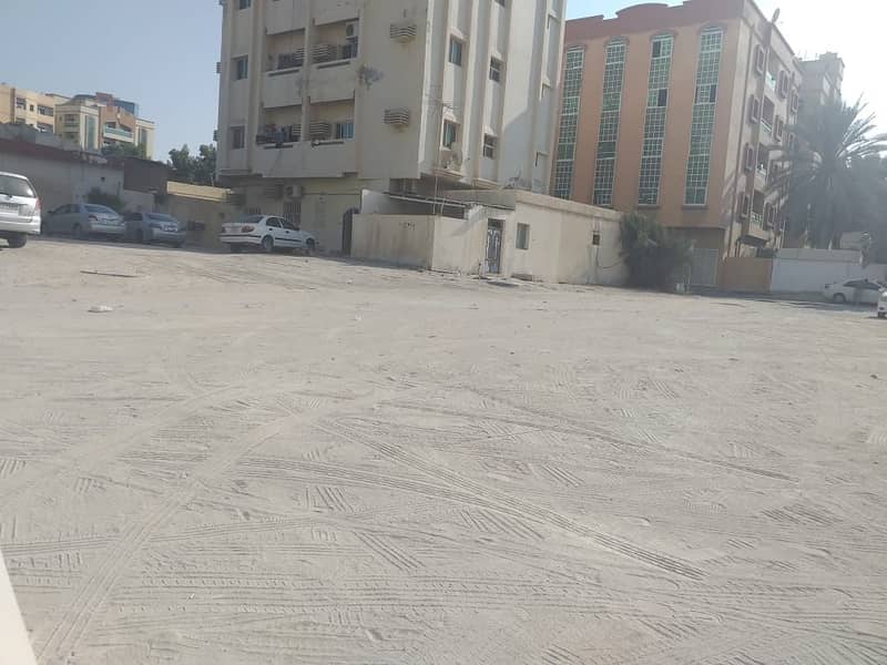 Commercial land for sale * Excellent and vital location minutes from Ajman Corniche *