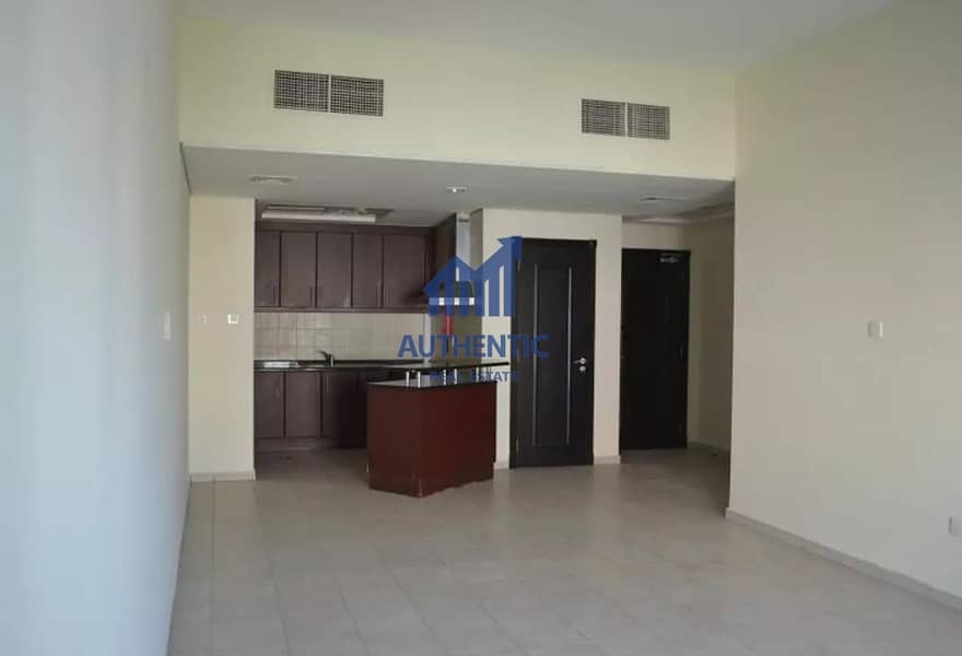 1 Bed  Large| Store |  Balcony | Community View|Upper Floor