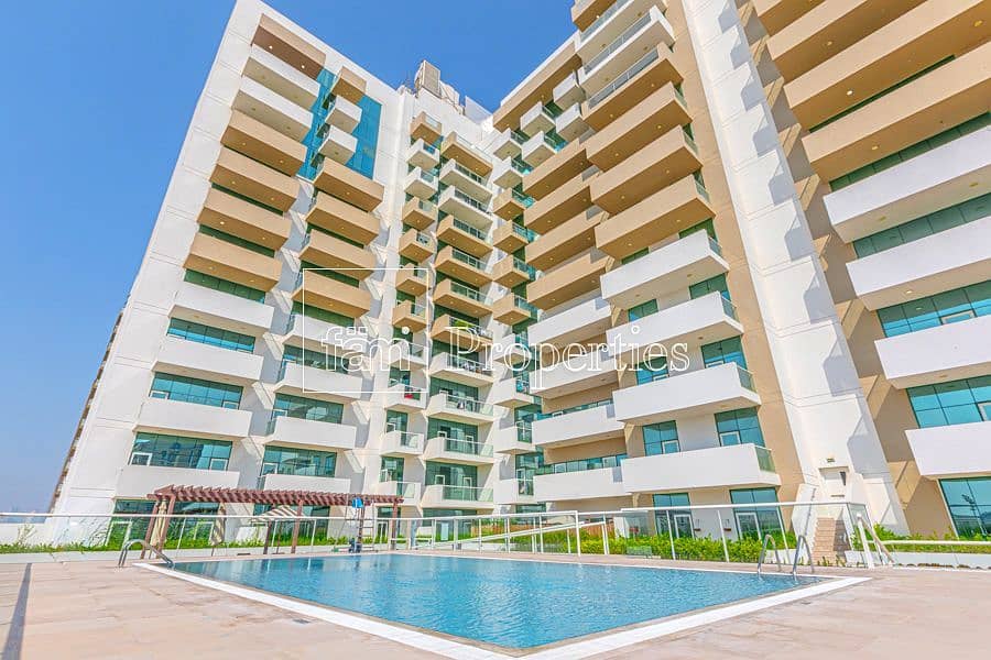 Brand New 1BR | Chiler Free | Pool View