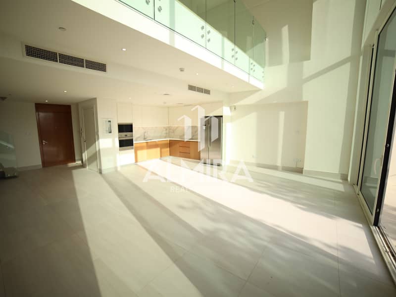 Huge Size I LOFT APARTMENT I Balcony I Beach Access Huge Size I LOFT APARTMENT I Balcony I Beach Access