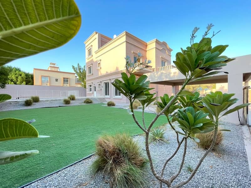 Luxury 6 Master Bedroom Villa wd Swimming Pool and Garden