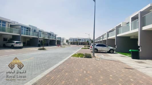 3 Bedroom Villa for Rent in DAMAC Hills 2 (Akoya by DAMAC), Dubai - Flexible Payment in 2 Cheques | 3 Bedroom | Ready To Move-In