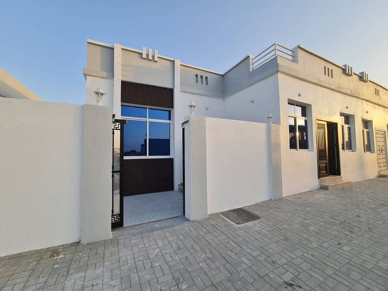 For sale villa, ground floor, super deluxe finishing, a distinguished residential location