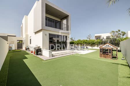 4 Bedroom Villa for Sale in Dubai Hills Estate, Dubai - Huge Plot and Corner | Close to entrance