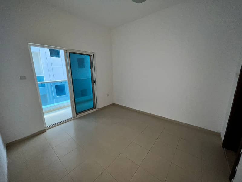 Chiller Free - 1 BHK For Rent In City Towers
